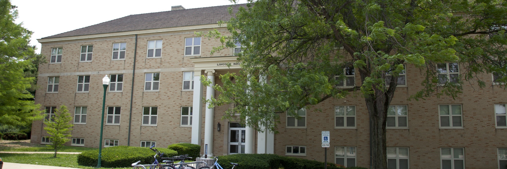 Lincoln Hall EIU Housing Eastern Illinois University